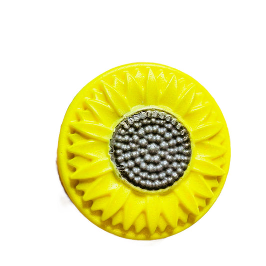 Yellow打磨轮 with metallic center on a white background
